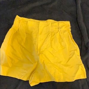 Cute yellow shorts!